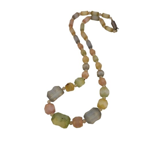 Vintage Jewelry - Vintage Czechoslovakian Textured Ribbed Satin Glass Necklace (A5780)